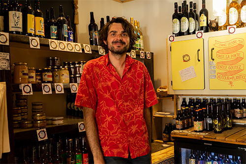 L&rsquo;Envers du Bocal, entre bar, restauration, concerts, débats et rencontres